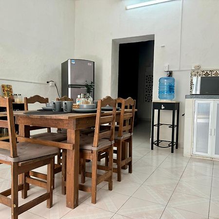 Casita Azul Colonial En El Centro De Merida. Bagian luar foto